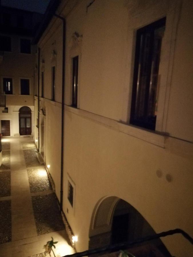 B&B Bone Novelle Dimora Storica Palazzo Zuzi LʼAquila Dış mekan fotoğraf