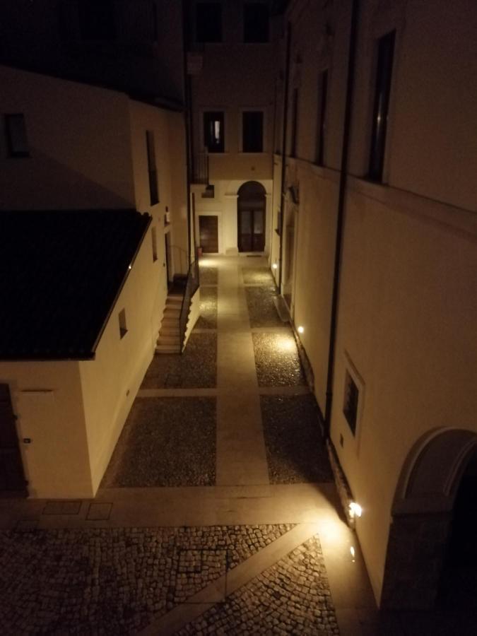 B&B Bone Novelle Dimora Storica Palazzo Zuzi LʼAquila Dış mekan fotoğraf