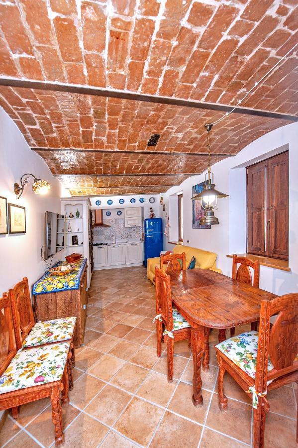 B&B Bone Novelle Dimora Storica Palazzo Zuzi LʼAquila Dış mekan fotoğraf
