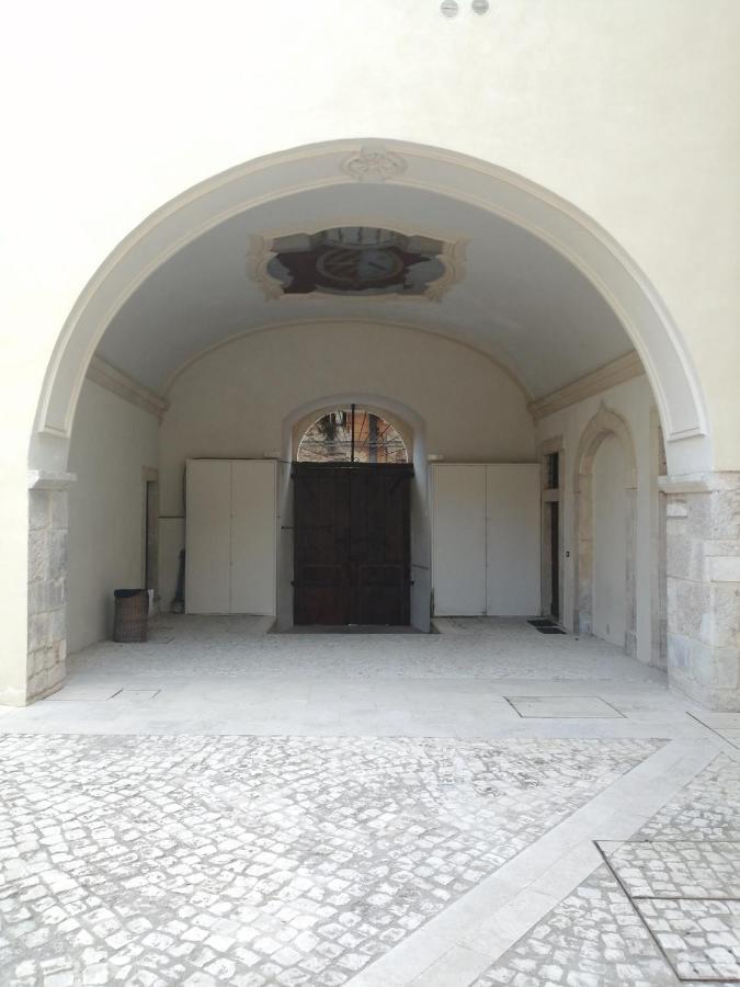 B&B Bone Novelle Dimora Storica Palazzo Zuzi LʼAquila Dış mekan fotoğraf